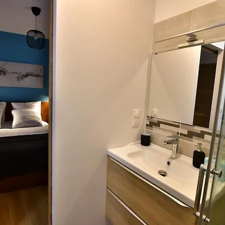 Le 46 - T2 Rénové, Confortable Proche Centre-ville Apartamento Montluçon
